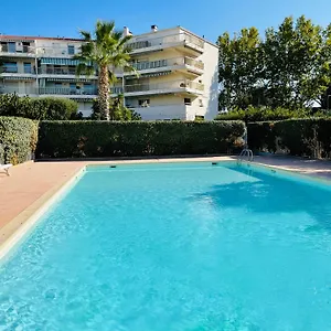  Appartement De Standing Climatise, Avec Piscine, Proche De La